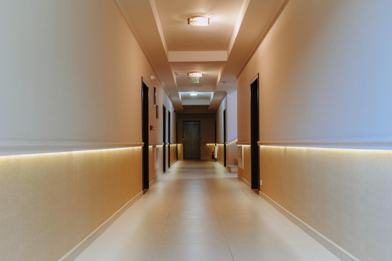Hotel Aries Vârtop Buitenkant foto