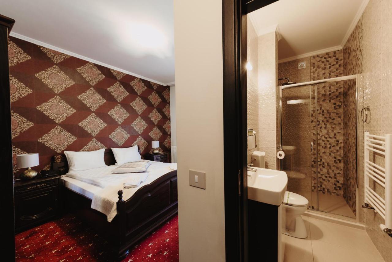 Hotel Aries Vârtop Buitenkant foto