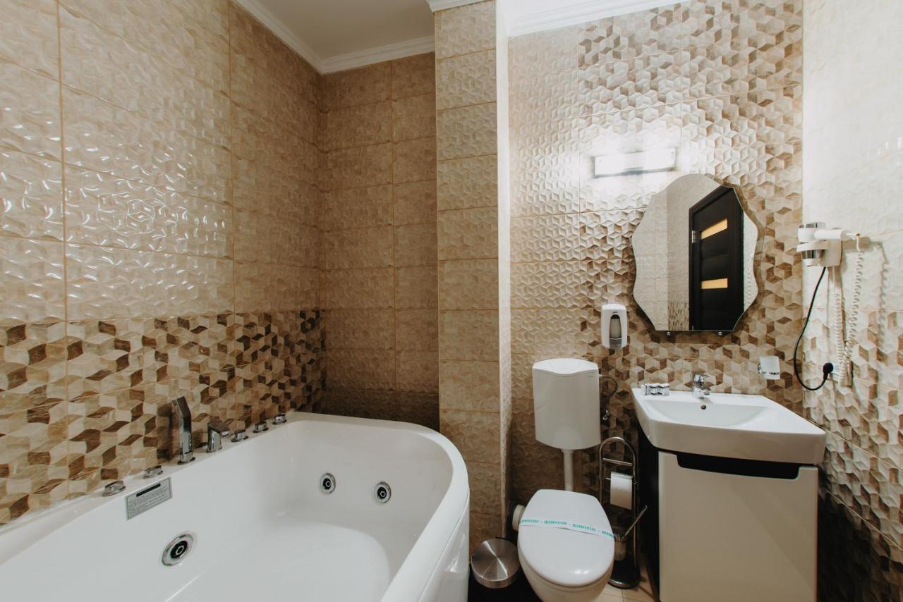 Hotel Aries Vârtop Buitenkant foto