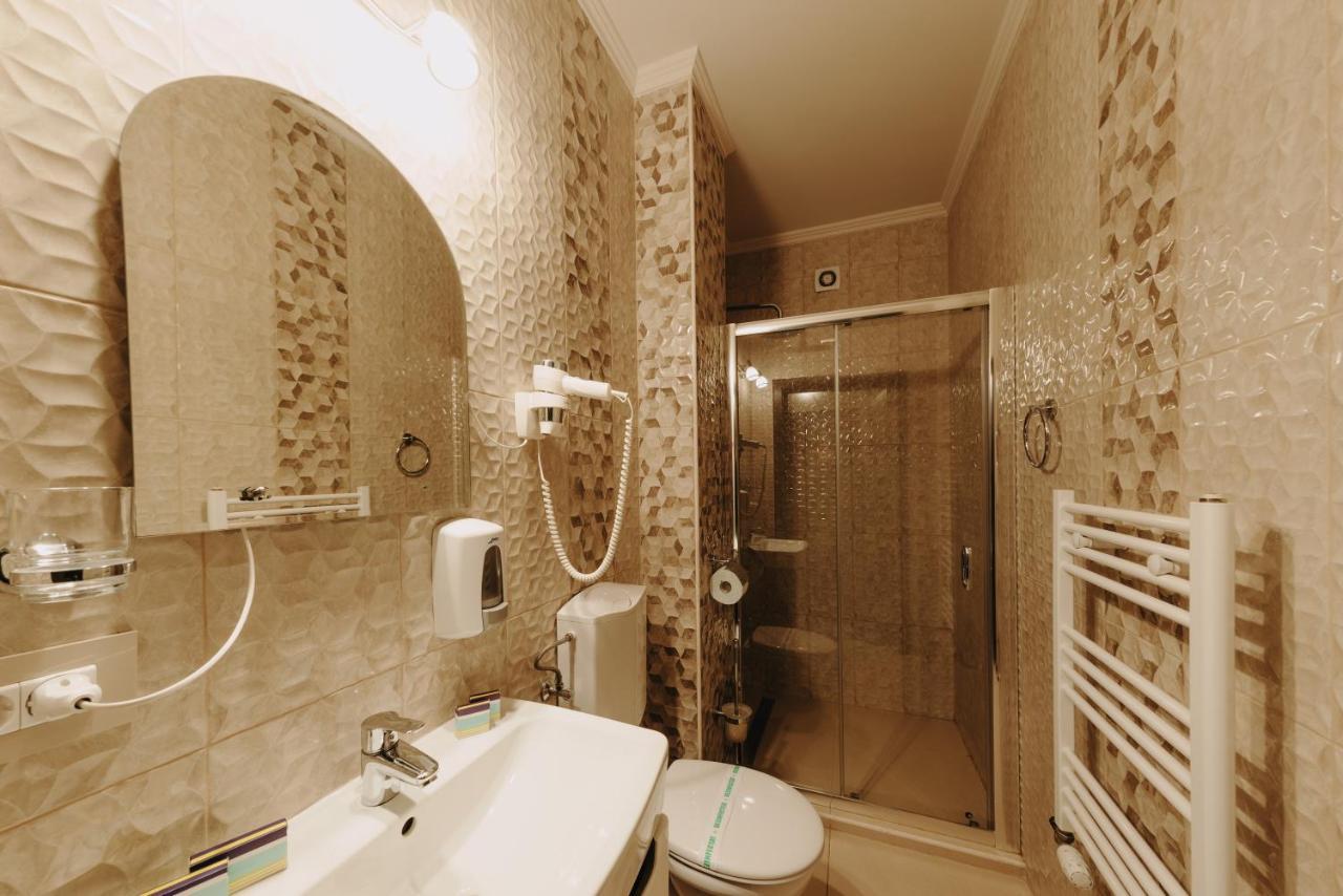 Hotel Aries Vârtop Buitenkant foto