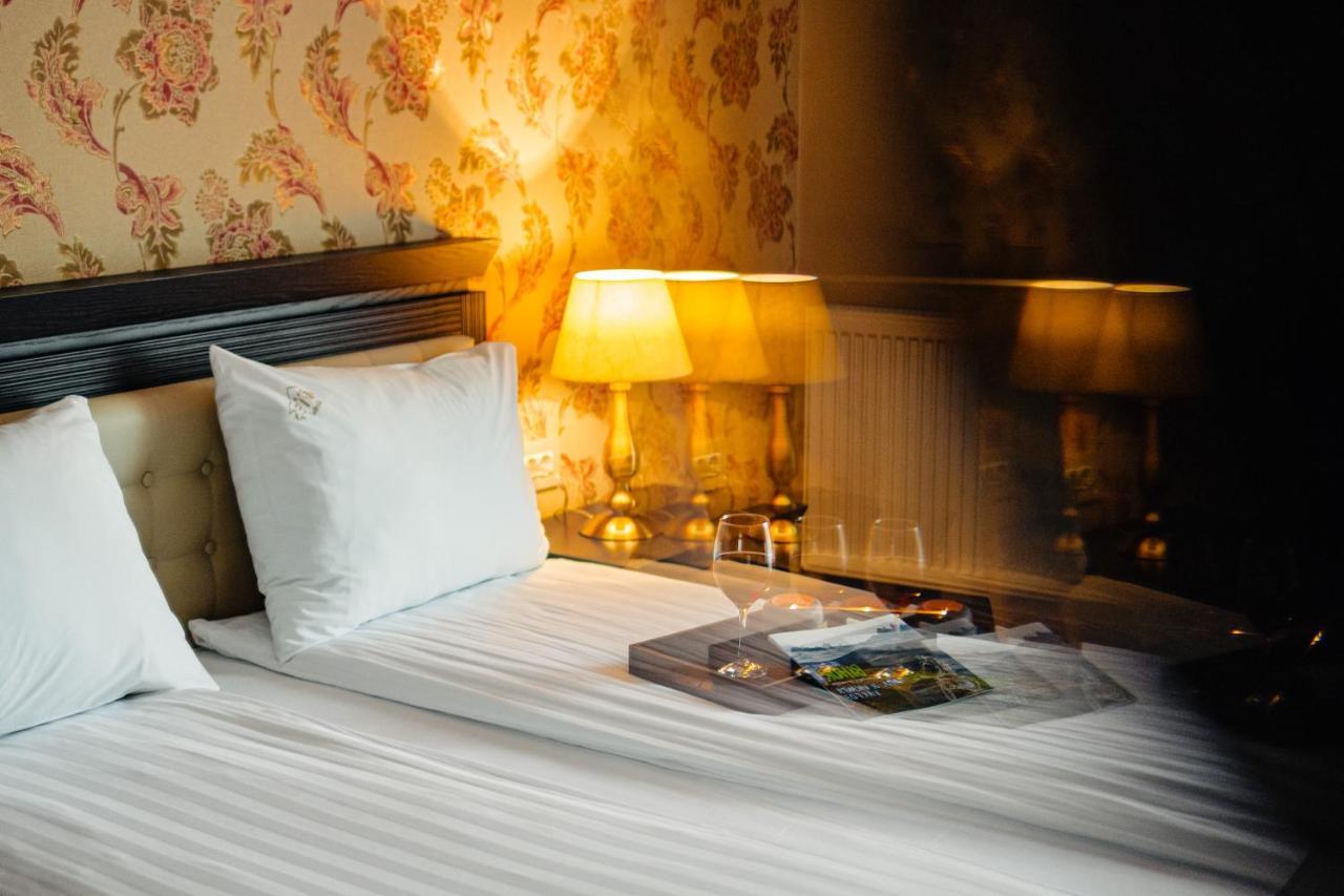 Hotel Aries Vârtop Buitenkant foto