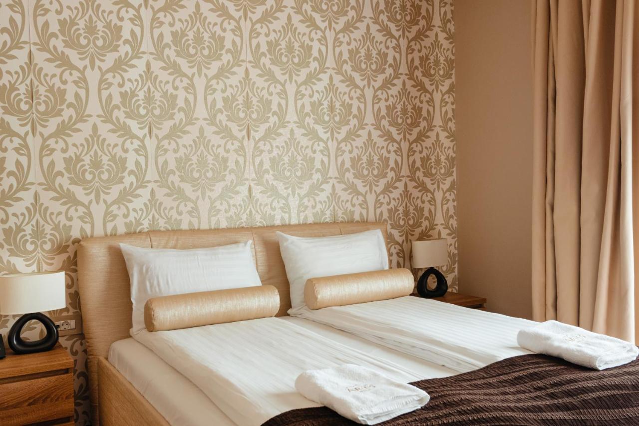 Hotel Aries Vârtop Buitenkant foto
